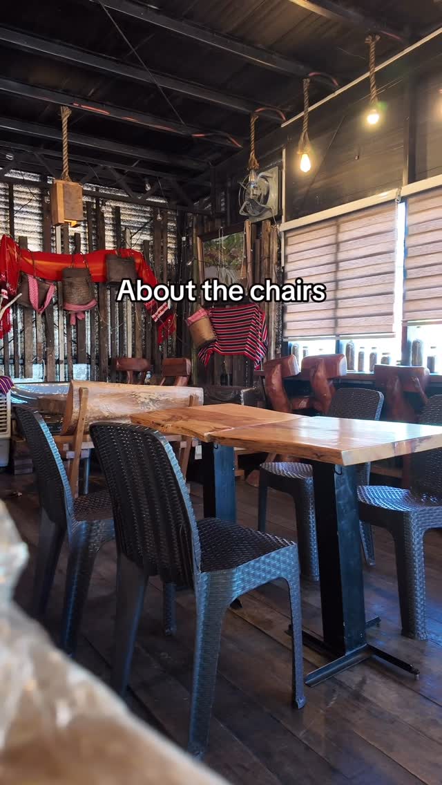 Comfortable seating at Il-lengan Cafe Baguio