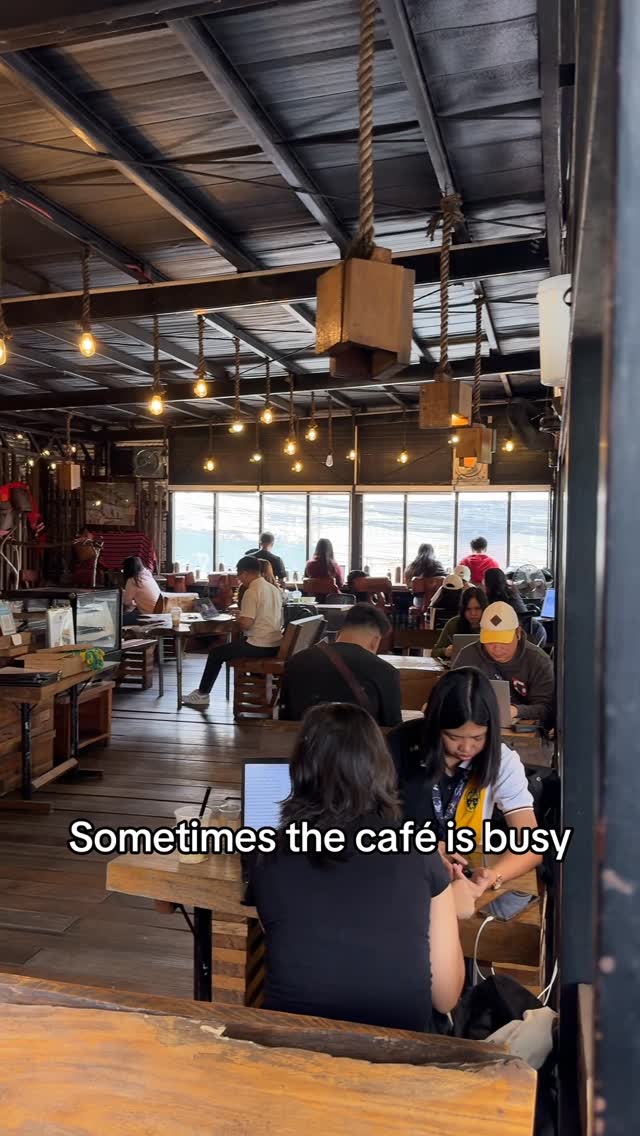 Quiet moment at Il-lengan Cafe